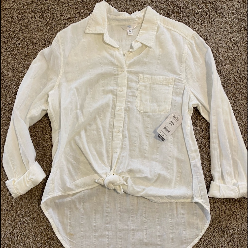 Time & Tru White Button Up Shirt